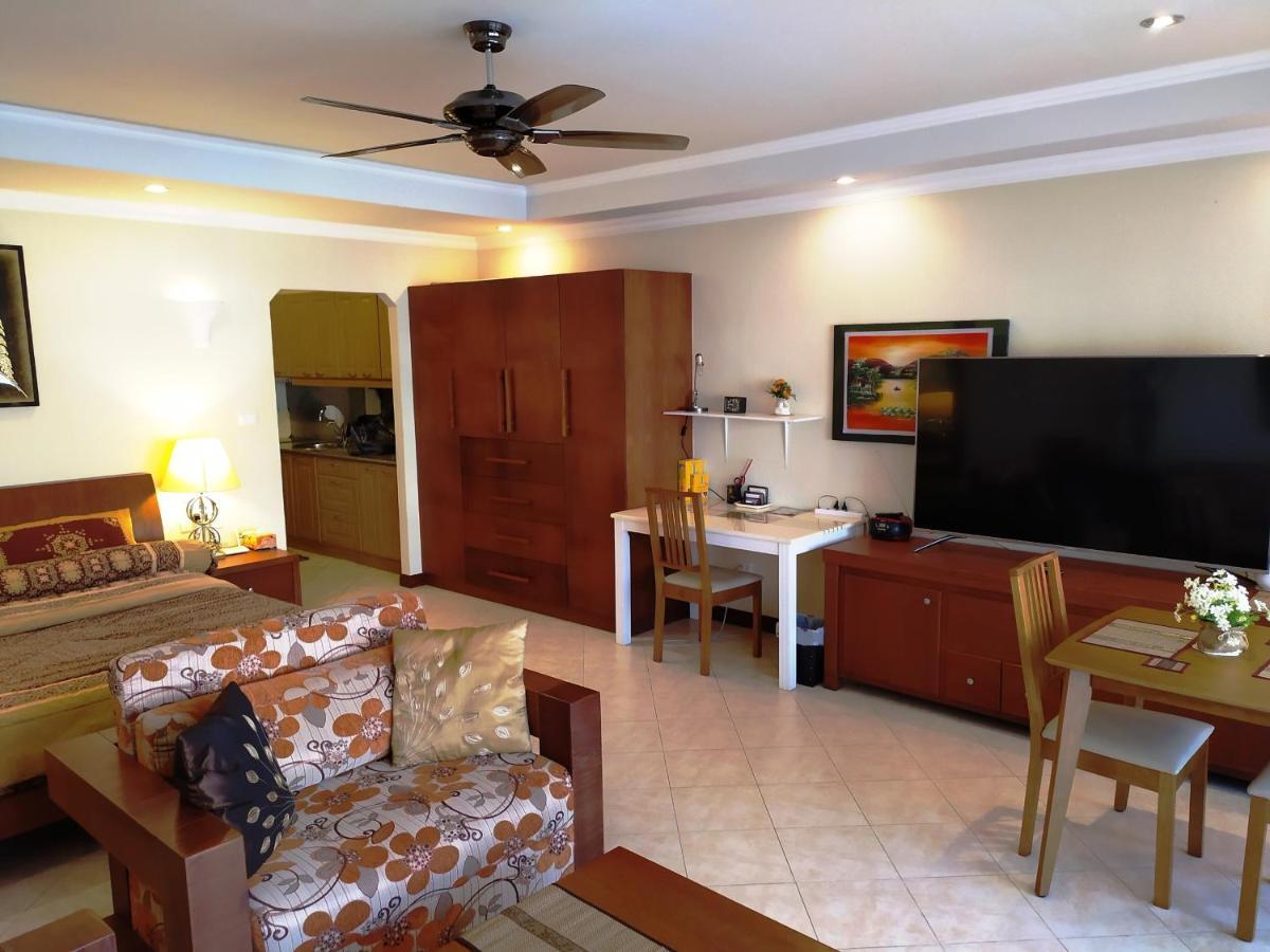 View Talay Residence 4 Джомтиен Бийч Екстериор снимка
