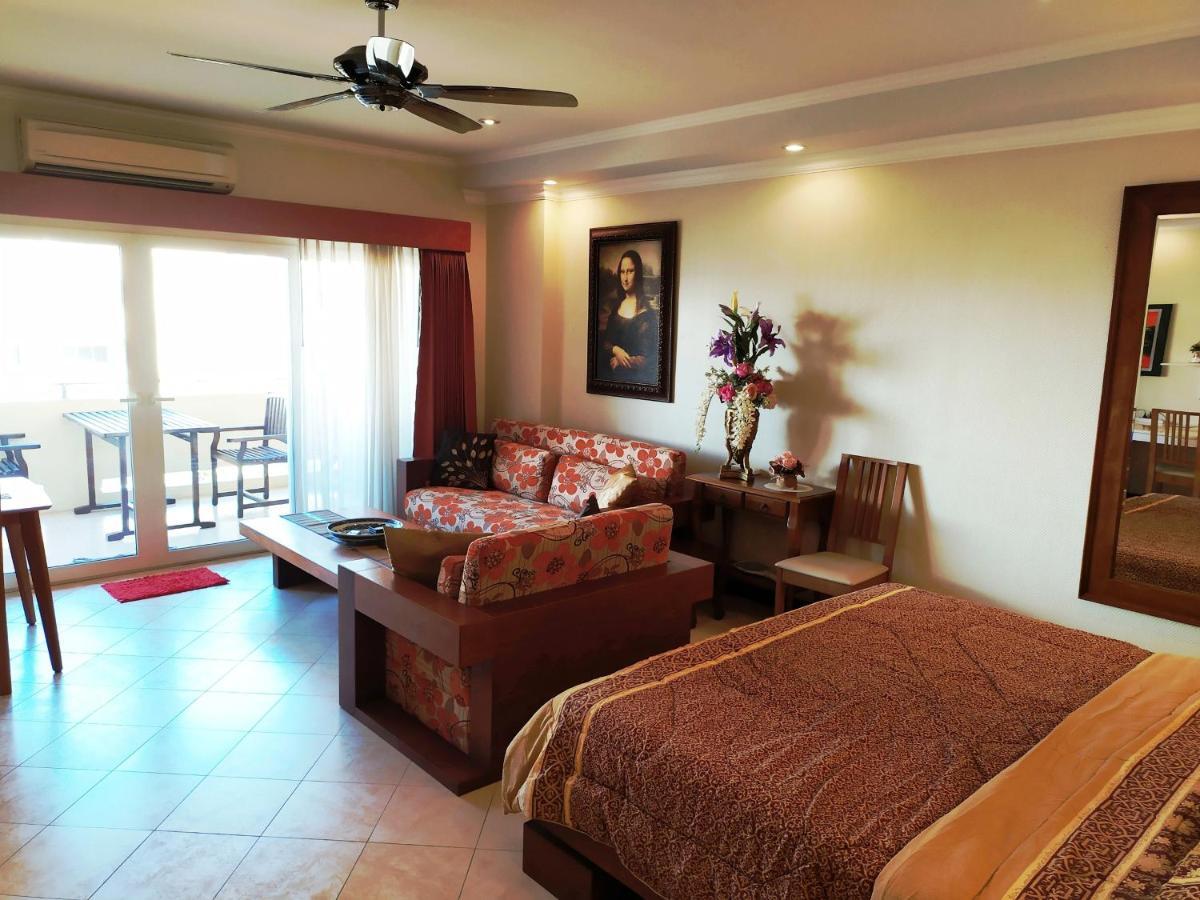 View Talay Residence 4 Джомтиен Бийч Екстериор снимка